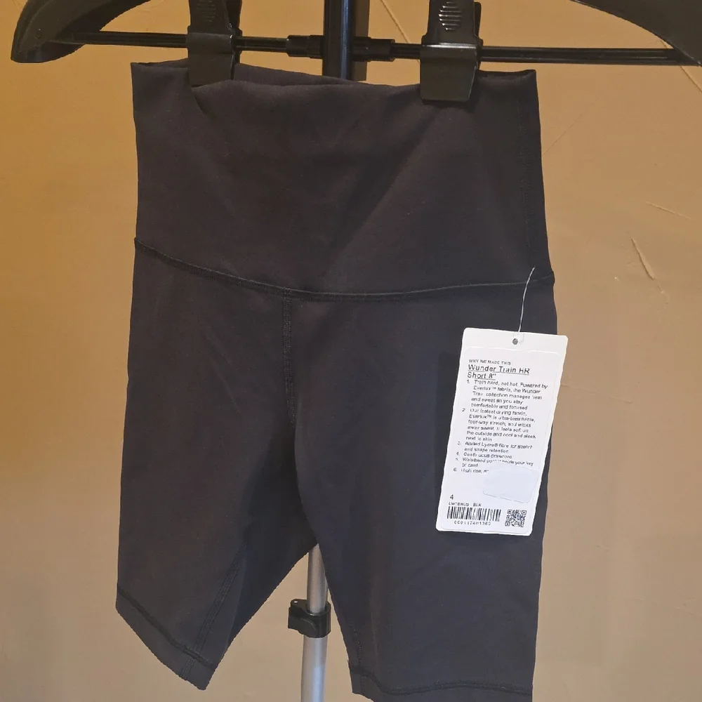 Lululemon Women's High-Waist Black Athletic Shorts Wunder Train HR Short 8" - Picture 1 of 3